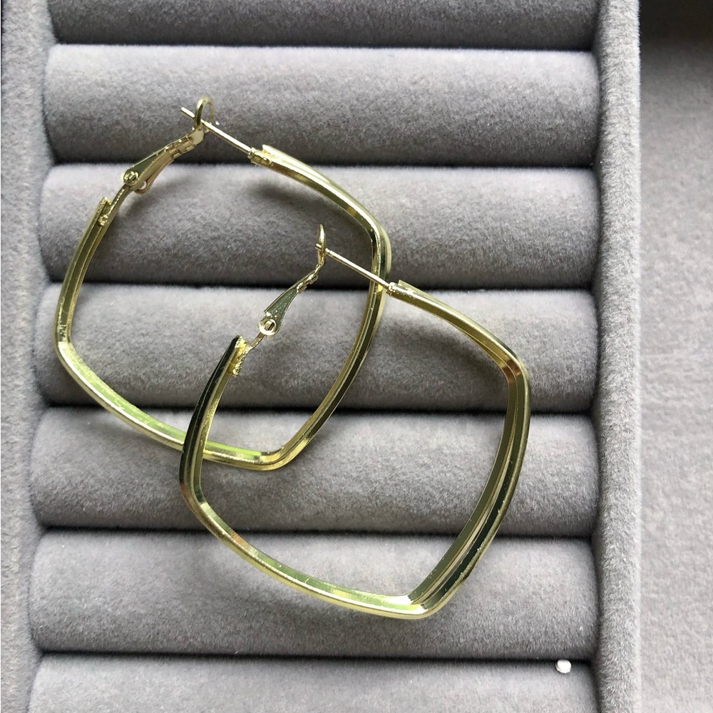 ✨Gold Hoop Earrings